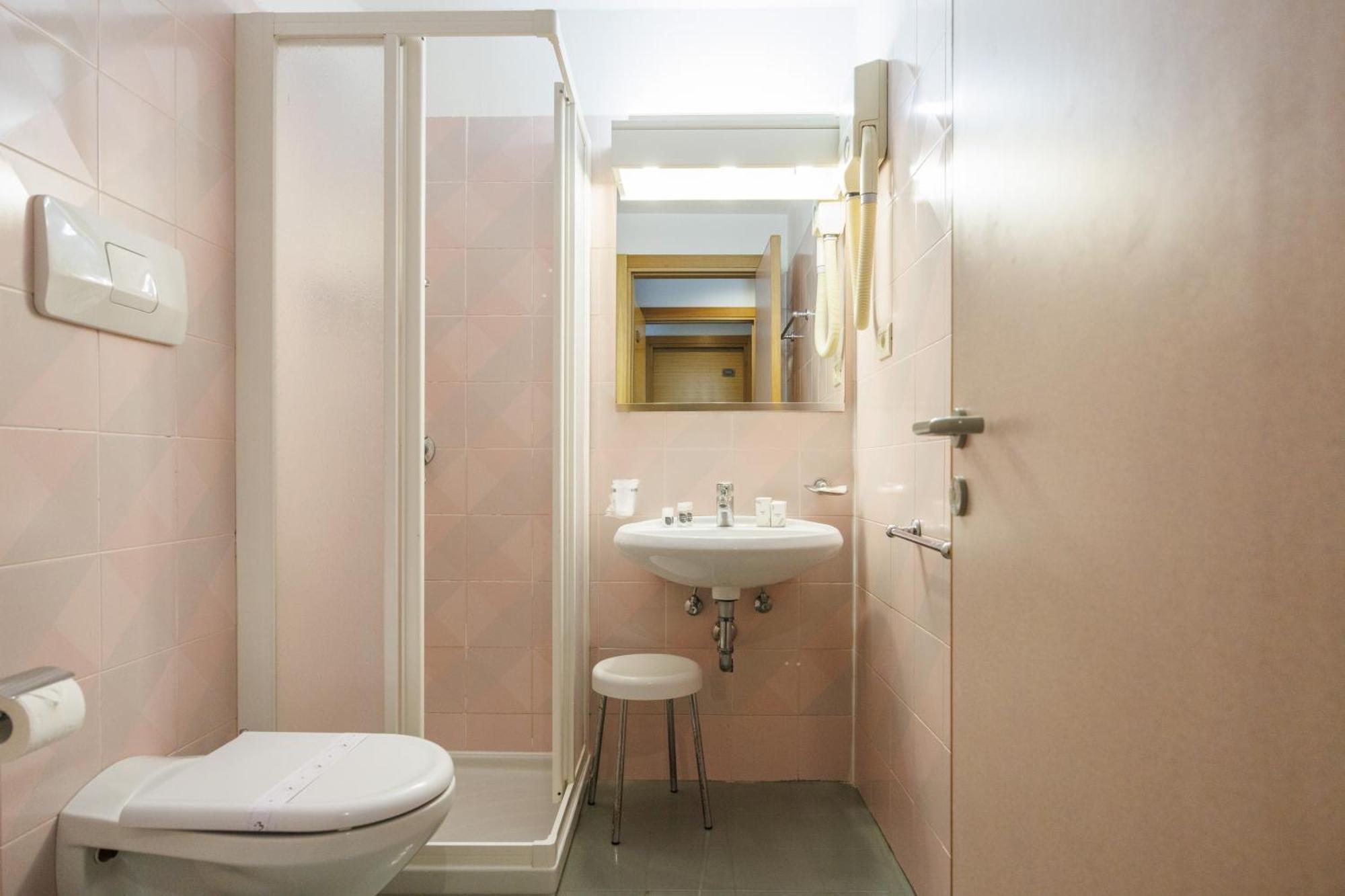 Club Hotel E Residence La Vela Torbole Sul Garda Eksteriør bilde