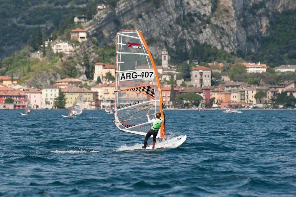 Club Hotel E Residence La Vela Torbole Sul Garda Eksteriør bilde